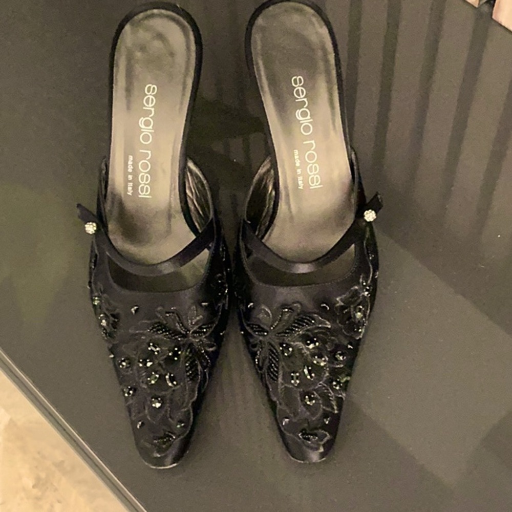 Sergio Rossi satin embroidered and bejeweled shoes with box